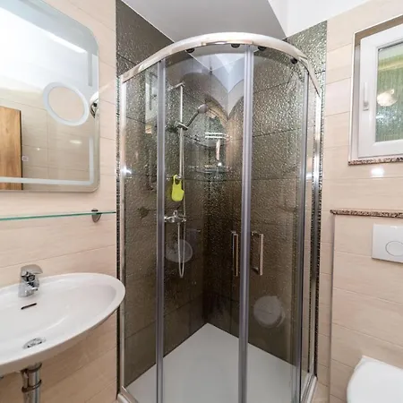 Pero Dido Апартаменты Банёл